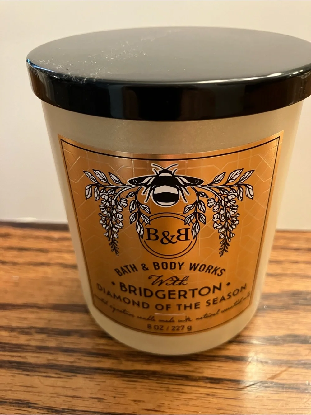 Bath & Body Works Bridgerton Diamond of the Season Candle - Gold & Black